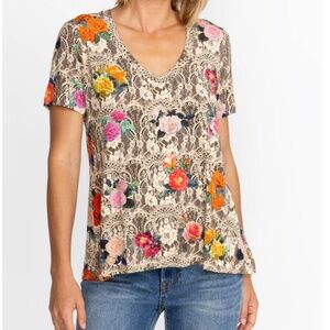 Johnny Was Janie V neck tee Roses and Lace size M